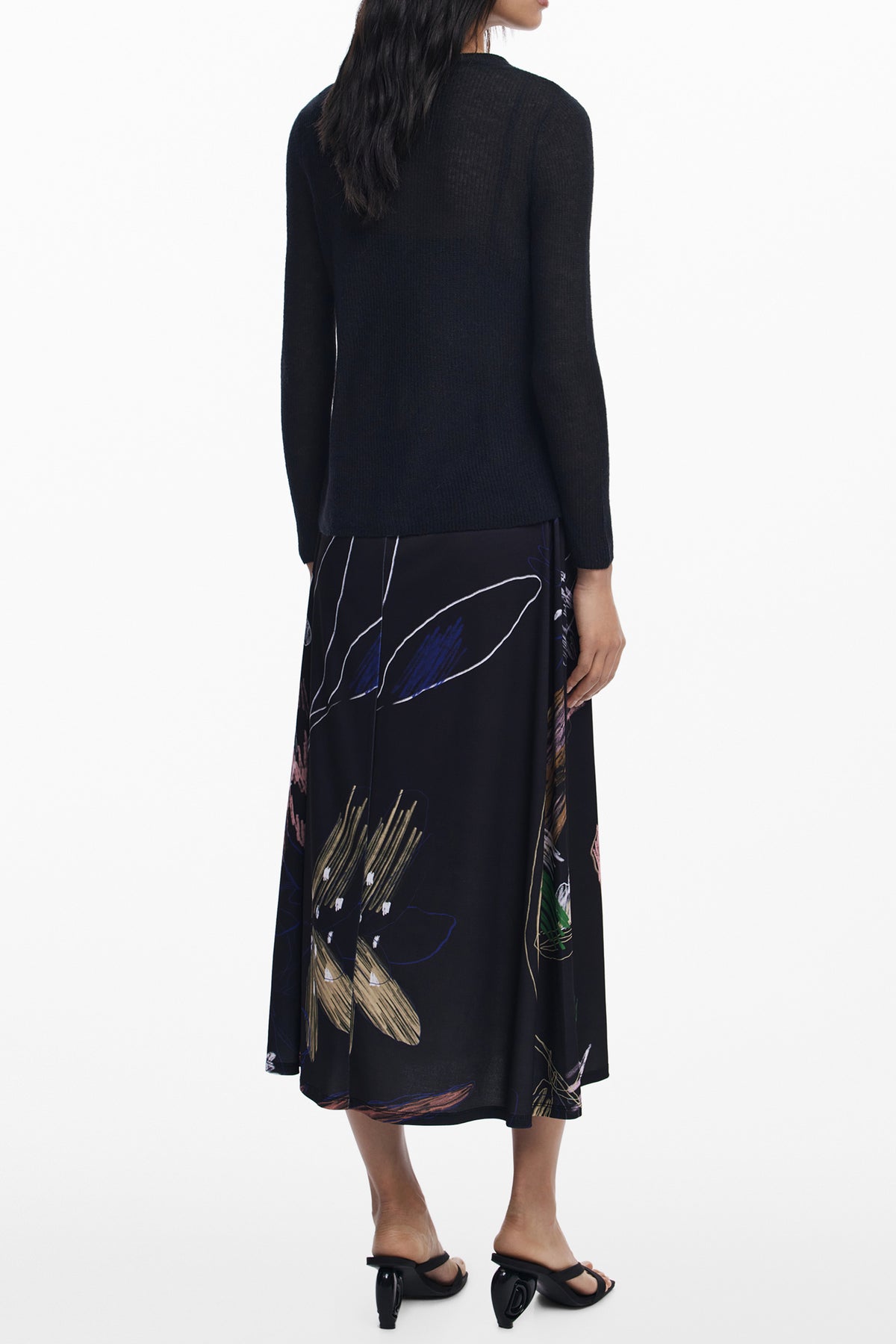 Vestido DESIGUAL de mulher preto
