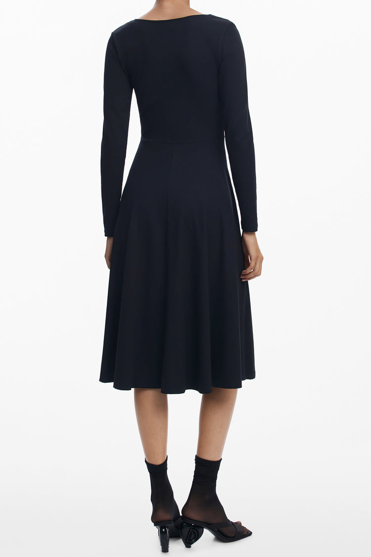 Vestido DESIGUAL de mulher preto