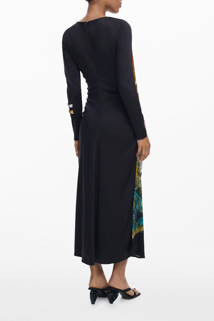 Vestido DESIGUAL de mulher preto